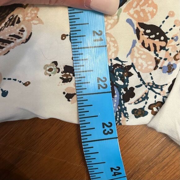 Chico's women's Silky Soft Botanical Lace-up Long sleeve Tunic top size 2 (us si - Picture 9 of 9